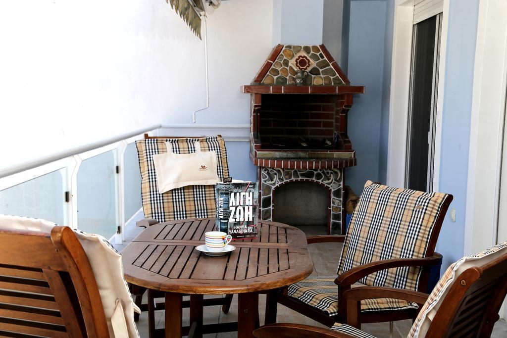 Konstantinos Luxury Apartment เกราโมตี ภายนอก รูปภาพ