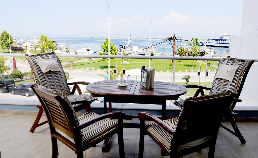 Konstantinos Luxury Apartment เกราโมตี ภายนอก รูปภาพ