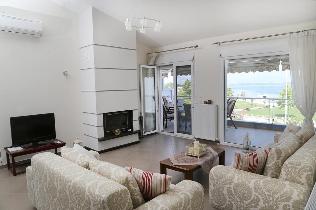 Konstantinos Luxury Apartment เกราโมตี ภายนอก รูปภาพ